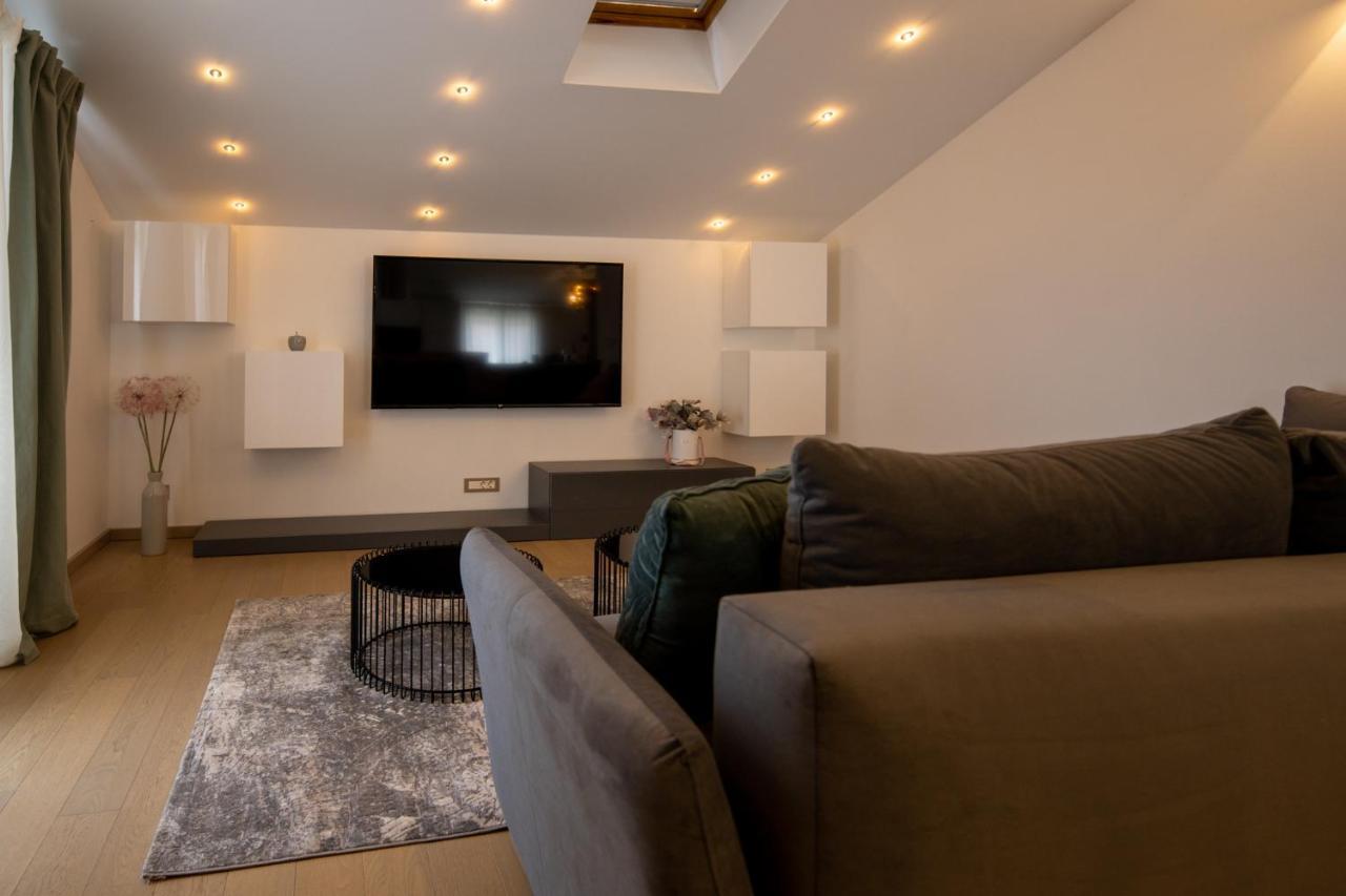 Lumaja Luxury Apartman บีโอกราดนาโมรู ภายนอก รูปภาพ
