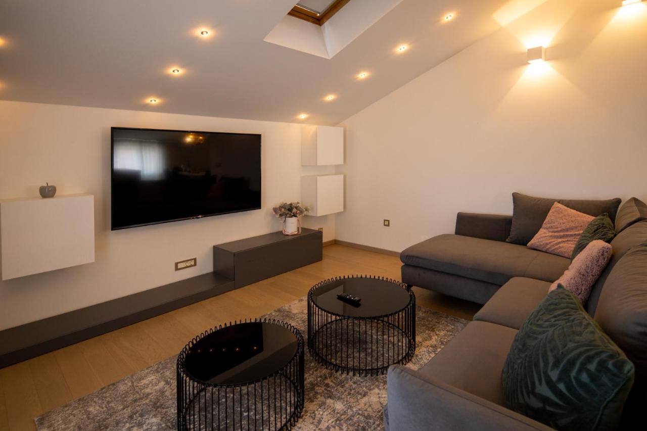 Lumaja Luxury Apartman บีโอกราดนาโมรู ภายนอก รูปภาพ