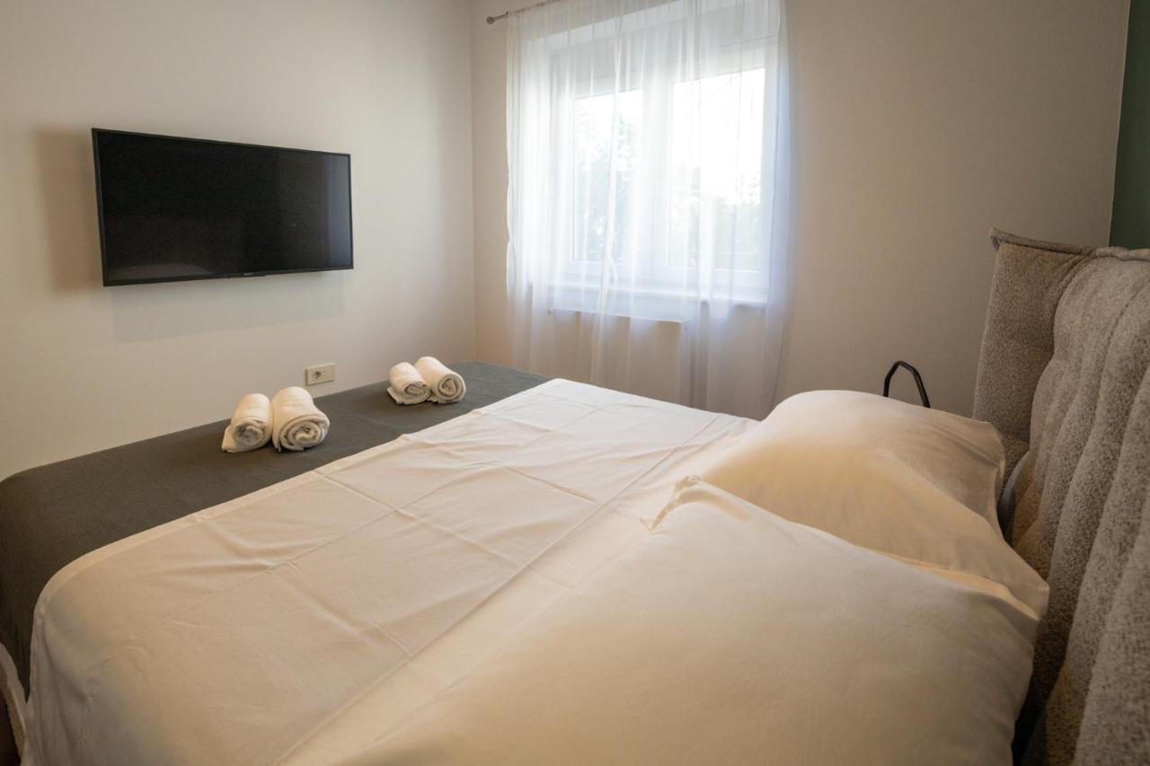 Lumaja Luxury Apartman บีโอกราดนาโมรู ภายนอก รูปภาพ