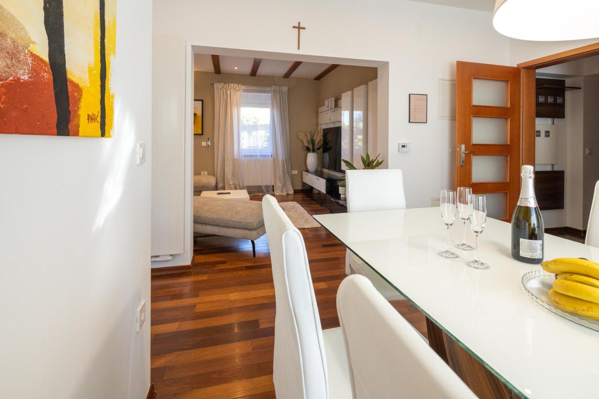Lumaja Luxury Apartman บีโอกราดนาโมรู ภายนอก รูปภาพ