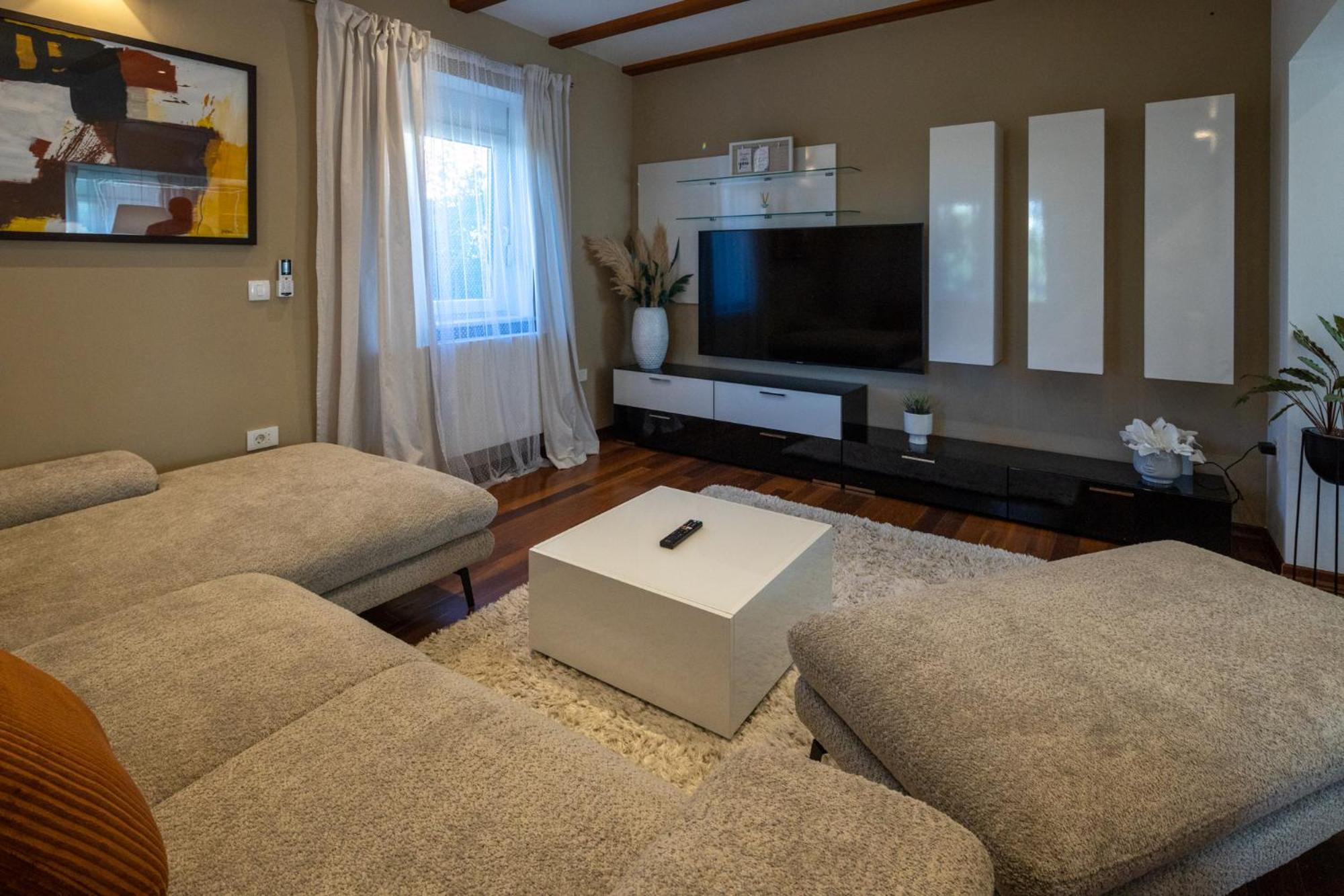 Lumaja Luxury Apartman บีโอกราดนาโมรู ภายนอก รูปภาพ